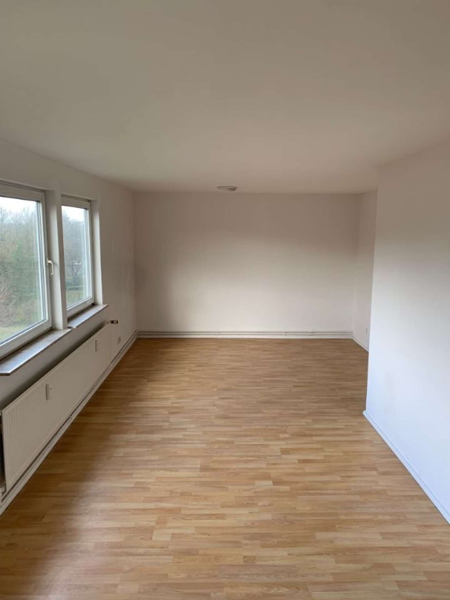 Nachmieter gesucht! Helle, geräumige 2 Zimmer Dachgeschosswohnung zum 01.06.2025 neu vermietbar., Björnsonstraße 50, 24939 Flensburg, Dachgeschosswohnung