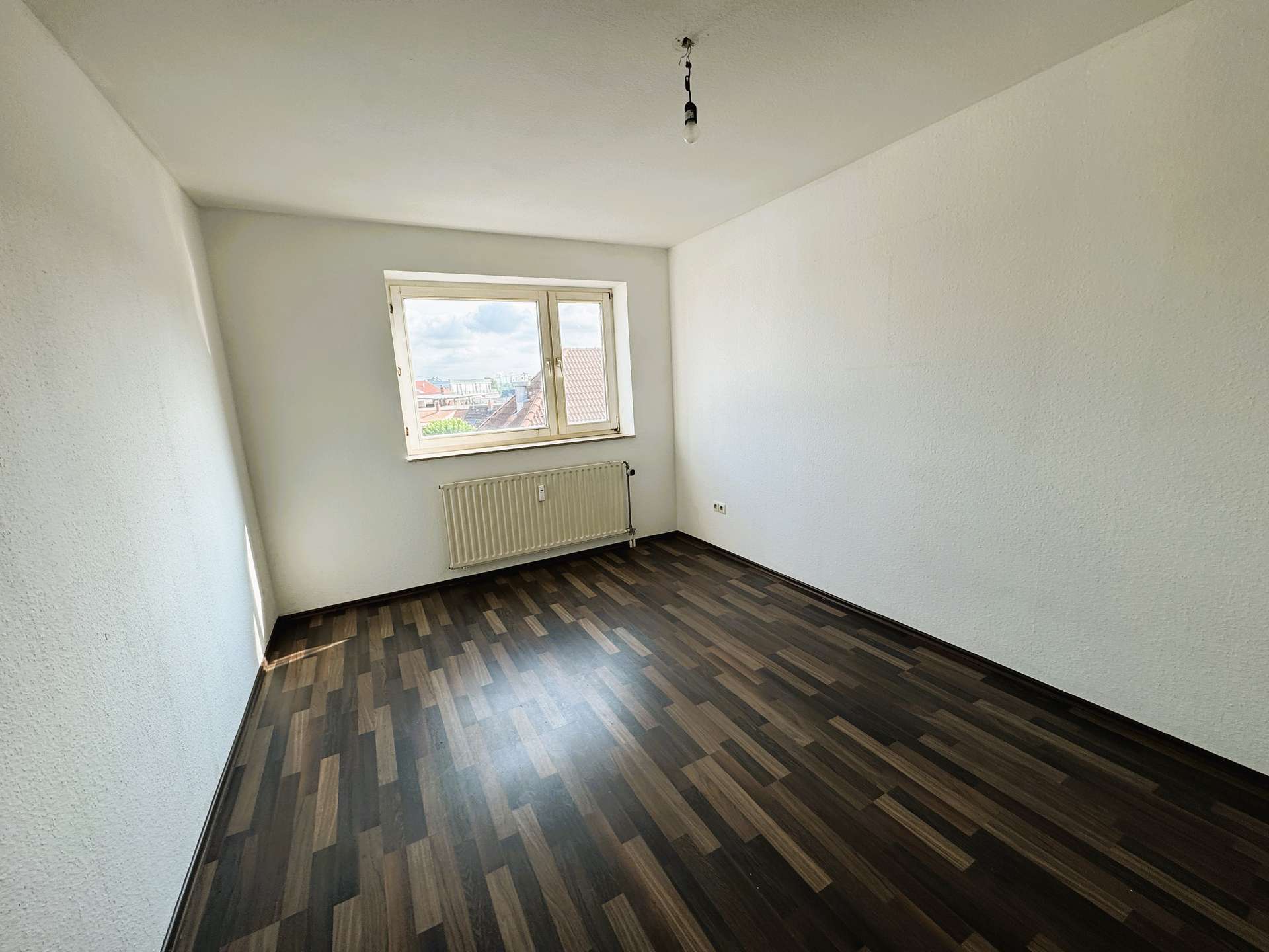 !!! 2-Zimmer-Wohnung !!! WBS für mind. 48 m² erforderlich !!!, Mannheimer Straße 1, 67071 Ludwigshafen, Etagenwohnung