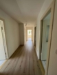 Flur - Charmante, geräumige 2‑Zimmer‑Dachgeschosswohnung – teilsaniert und bezugsfertig ab sofort