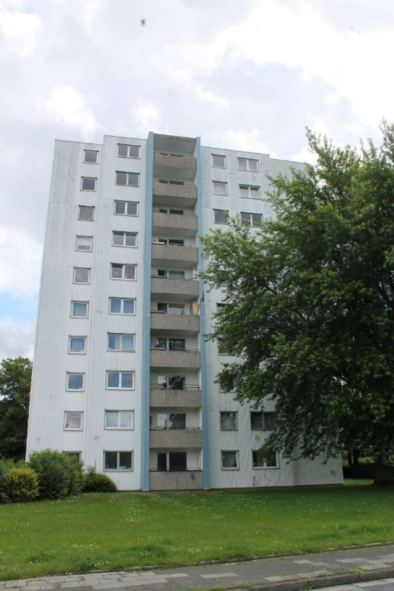 Hier werden Sie sich Wohlfühlen- 2 Zimmerwohnung im Erdgeschoss mit Loggia in Grevenbroich!, Kurt-Schumacher-Straße 2, 41515 Grevenbroich, Erdgeschosswohnung