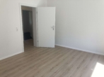 Schlafzimmer - Renovierte 3-Zimmerwohnung mit EBK!
