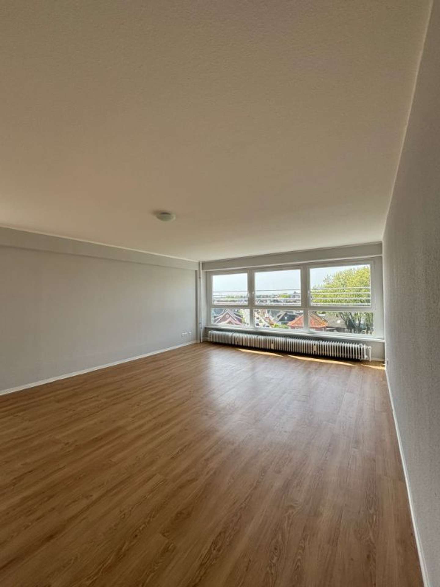 Platz ohne Ende! Attraktive 3-Zimmer-Wohnung mit großzügigem Wohnbereich, Friedrich-Ebert-Straße 14, 59075 Hamm, Etagenwohnung