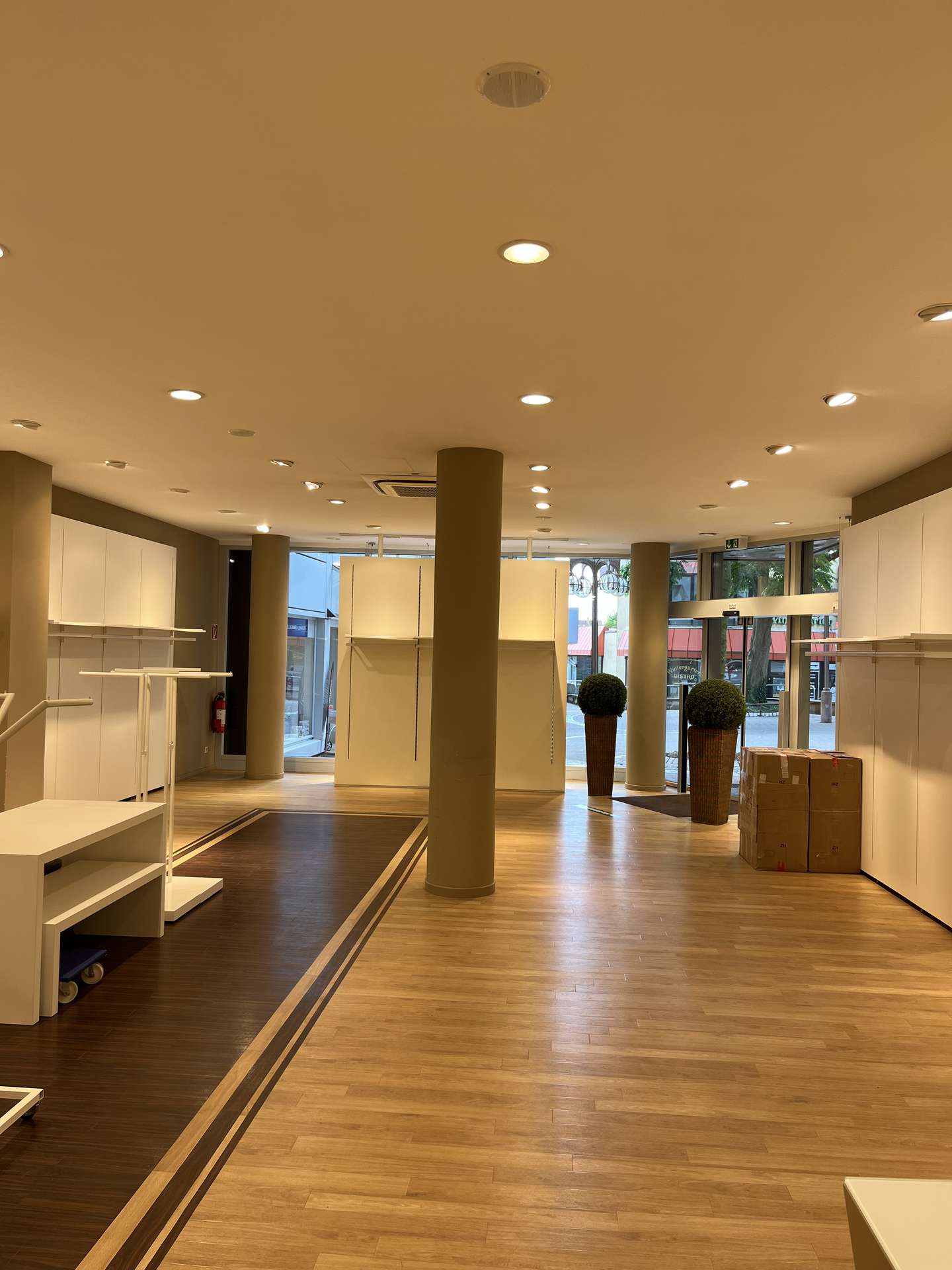 *** Geräumige Ladenfläche in attraktiver Geschäftslage ***, Hauptstraße 35A, 66953 Pirmasens, Ladenfläche