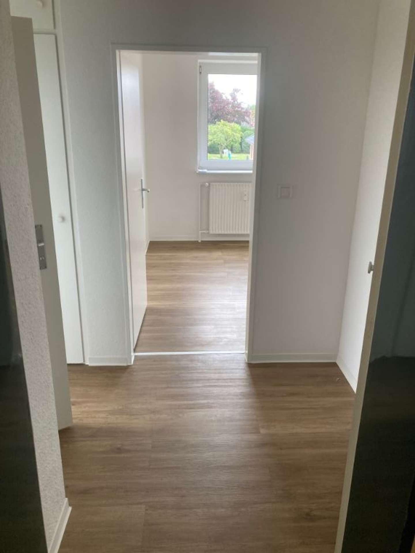 Schicke 2-Zimmerwohnung mit Balkon!, Auf der Sandhöhe 2, 26826 Weener, Etagenwohnung
