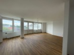 Frisch saniertes Apartment - Düsseldorf 1-Zimmer - Ausblick Fensterfront 2/2