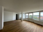Frisch saniertes Apartment - Düsseldorf 1-Zimmer - Ausblick Fensterfront 1/2
