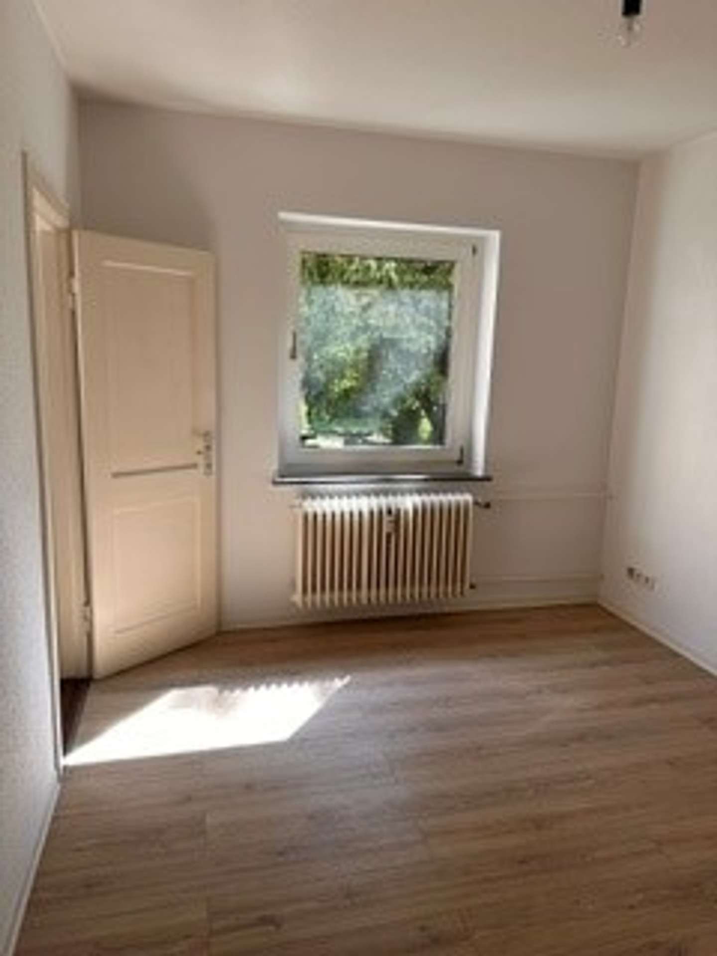 Zentrales Wohnen – 2-Zimmer Wohnung zum 16.06!, Weissenburger Str. 1, 27570 Bremerhaven, Erdgeschosswohnung