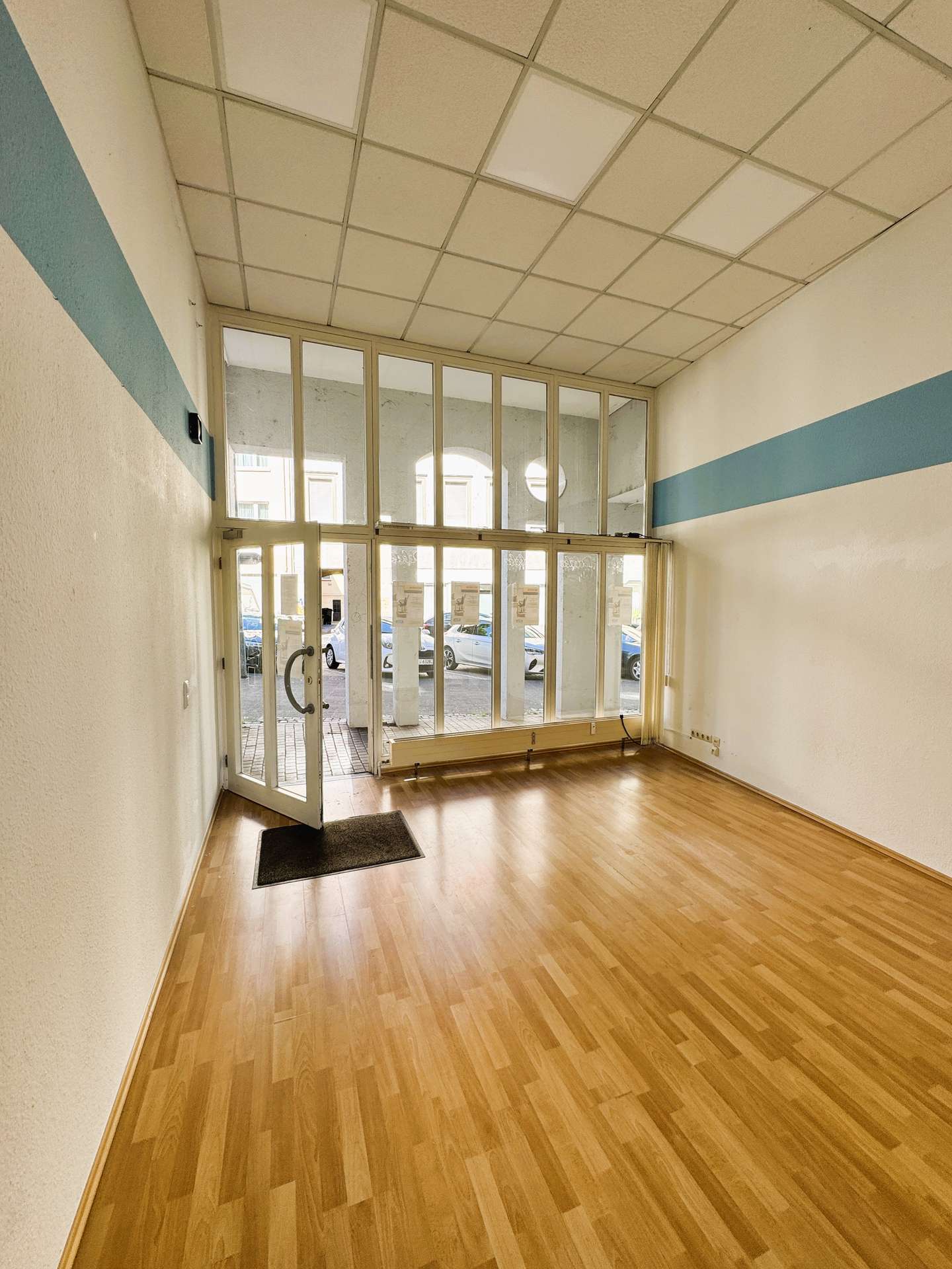 *** Kleine, aber FEINE Laden-/Praxisfläche an der Ecke ***, Schmittstraße 59 59, 55411 Bingen, Bürohaus