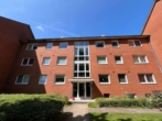 Hausansicht - Helle 2-Zimmer-Wohnung mit Balkon und Grünblick – ab 01.08.2026 verfügbar!