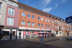 *** ERBBAUGRUNDSTÜCK *** Wohn- & Geschäftshaus in Top-Lage in Kiel – Ankermieter bis 2028 ***, Schönberger Straße 26, 24148 Kiel, Wohn- und Geschäftshaus