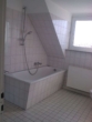 Badezimmer mit Wanne - Geräumige Dachgeschosswohnung in zentraler Lage von Dorsten – 107 m²