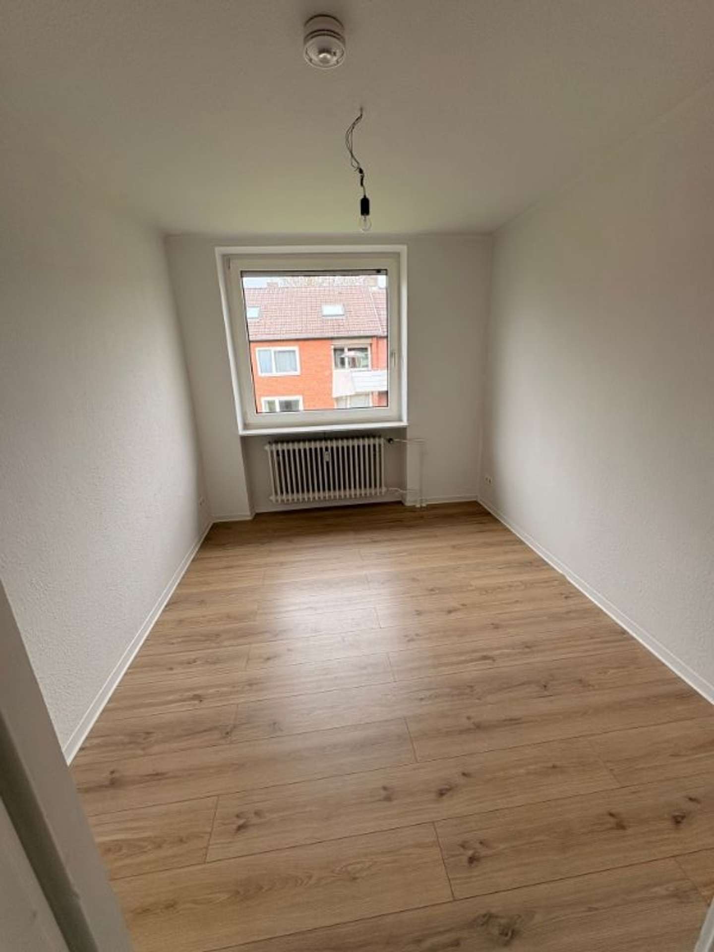 helle, moderne 2 Zimmerwohnung zzgl. 2 halben Zimmern zum 01.06.2026!, Heidackerskamp 73, 24536 Neumünster, Etagenwohnung