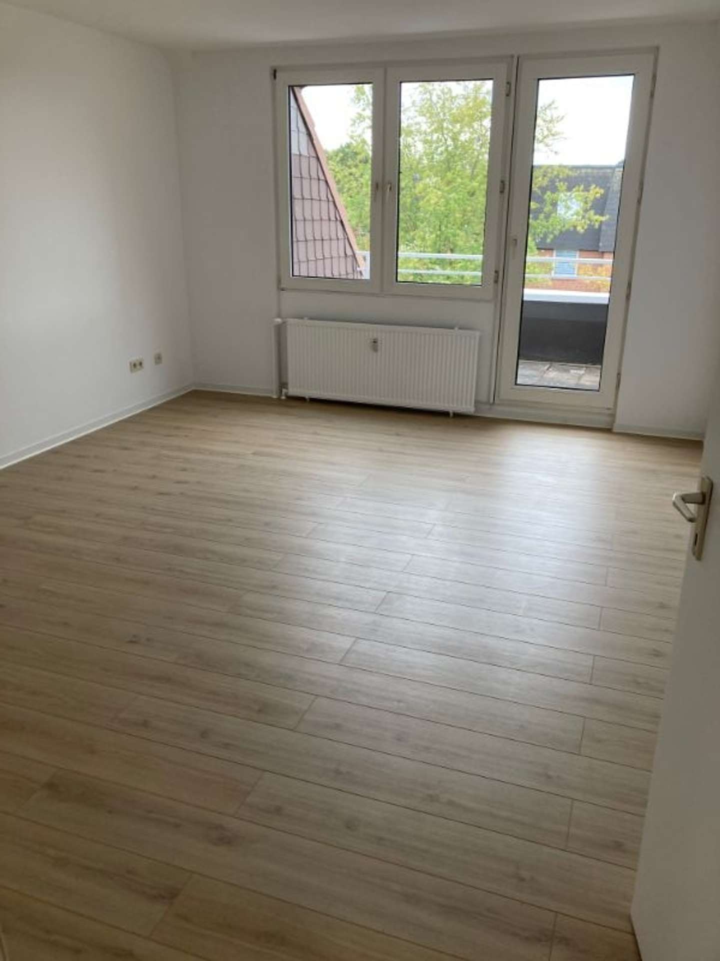 Moderne 2‑Zimmer‑Dachgeschosswohnung mit Balkon – Nachmieter gesucht ab 01.02.2026, Kleinflecken 20, 24534 Neumünster, Dachgeschosswohnung