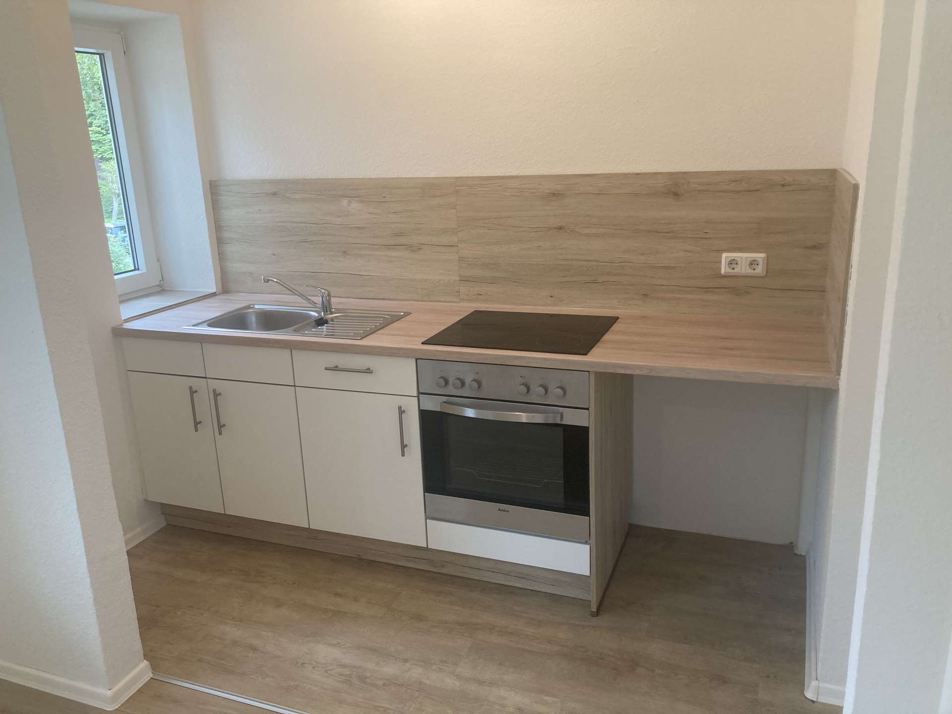 Gemütliche 2,5-Zimmerwohnung mit EBK!, Goedenser Weg 11, 26386 Wilhelmshaven, Etagenwohnung