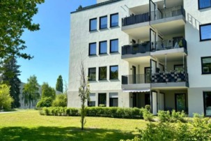 Wohnen in grüner Oase – Moderne 3-Zimmer-Wohnung mit Balkon, Rathausgasse 8, 12529 Schönefeld, Etagenwohnung