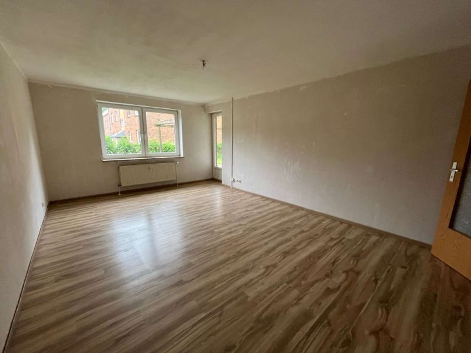 Handwerkerfreundlich – 3‑Zimmer‑EG‑Wohnung mit Terrasse !! 2 Monaten Kaltmietfrei !!, Heckenweg 15, 24782 Büdelsdorf, Erdgeschosswohnung