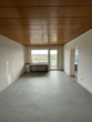 Wohnzimmer - Familienfreundliche 3-Zimmerwohnung mit Loggia in Duisburg Mündelheim