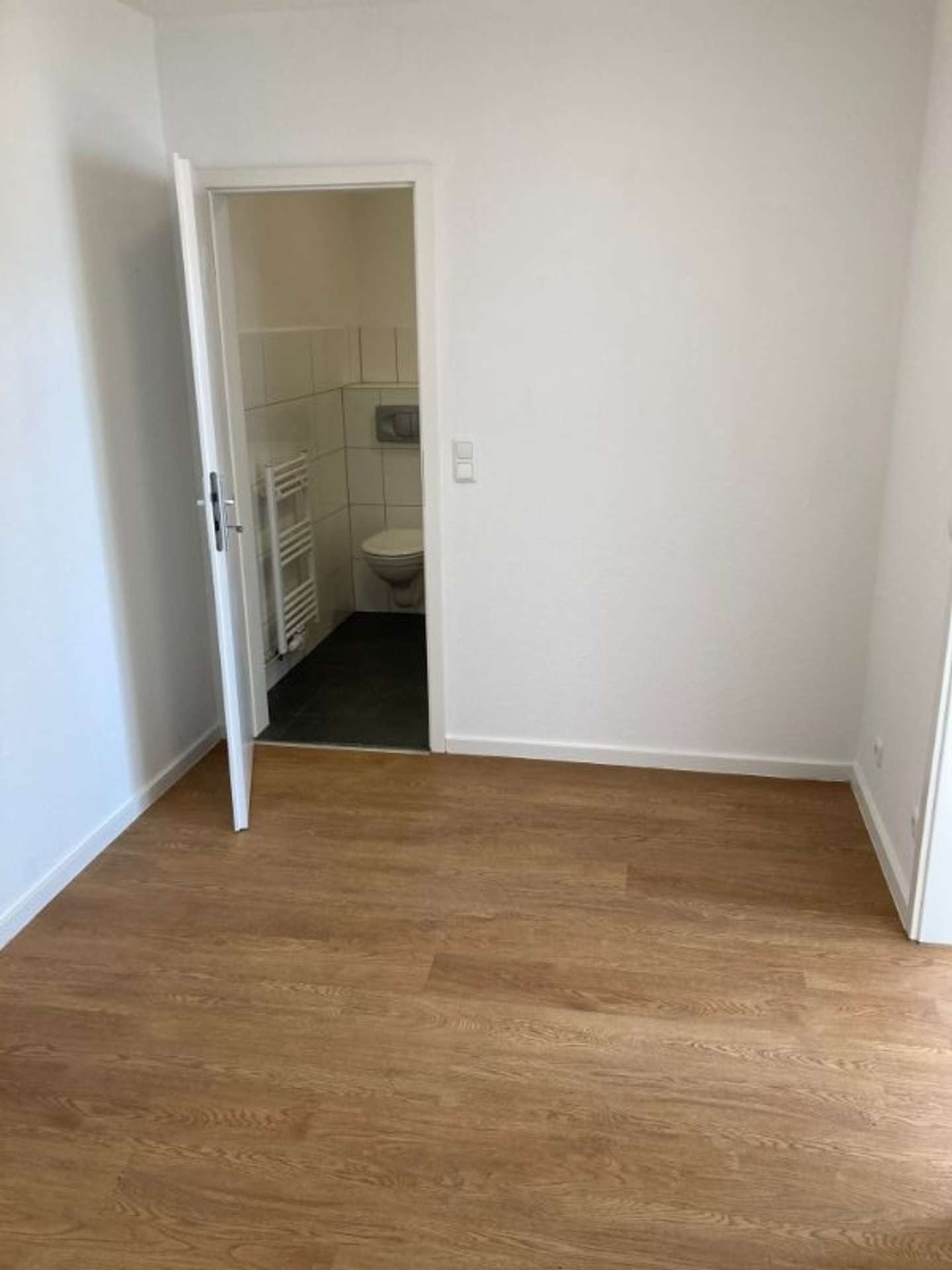 Schicke, sanierte 2-Zimmerwohnung in Weener!, Westerstraße 2, 26826 Weener, Erdgeschosswohnung