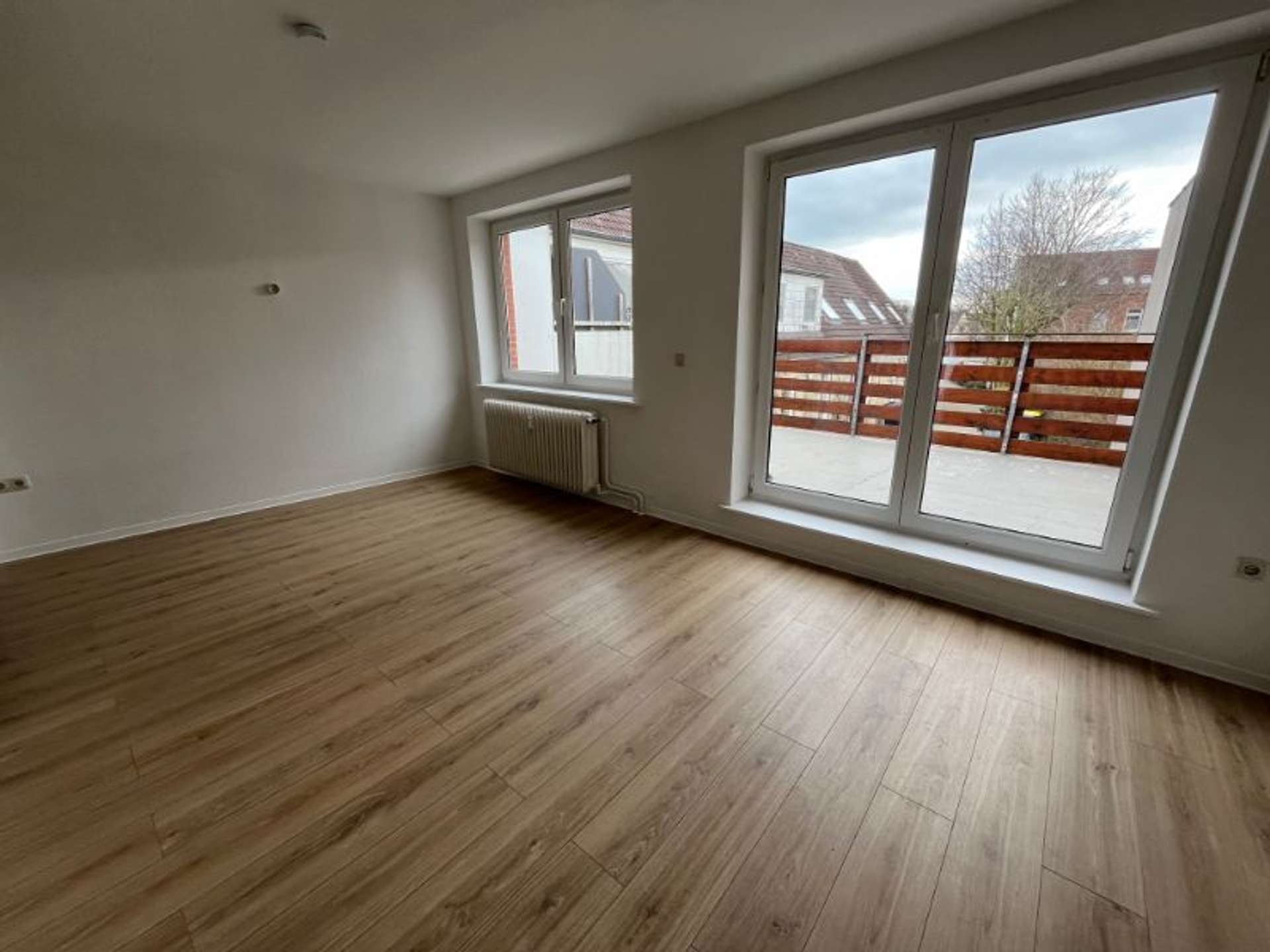 Wohnen in zentraler Lage! Großzügige 3-Zimmer-Wohnung mit Terrasse!, Friedrichstraße 32, 25746 Heide, Etagenwohnung