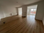 Wohnzimmer - Wohnen in zentraler Lage! Großzügige 3-Zimmer-Wohnung mit Balkon!