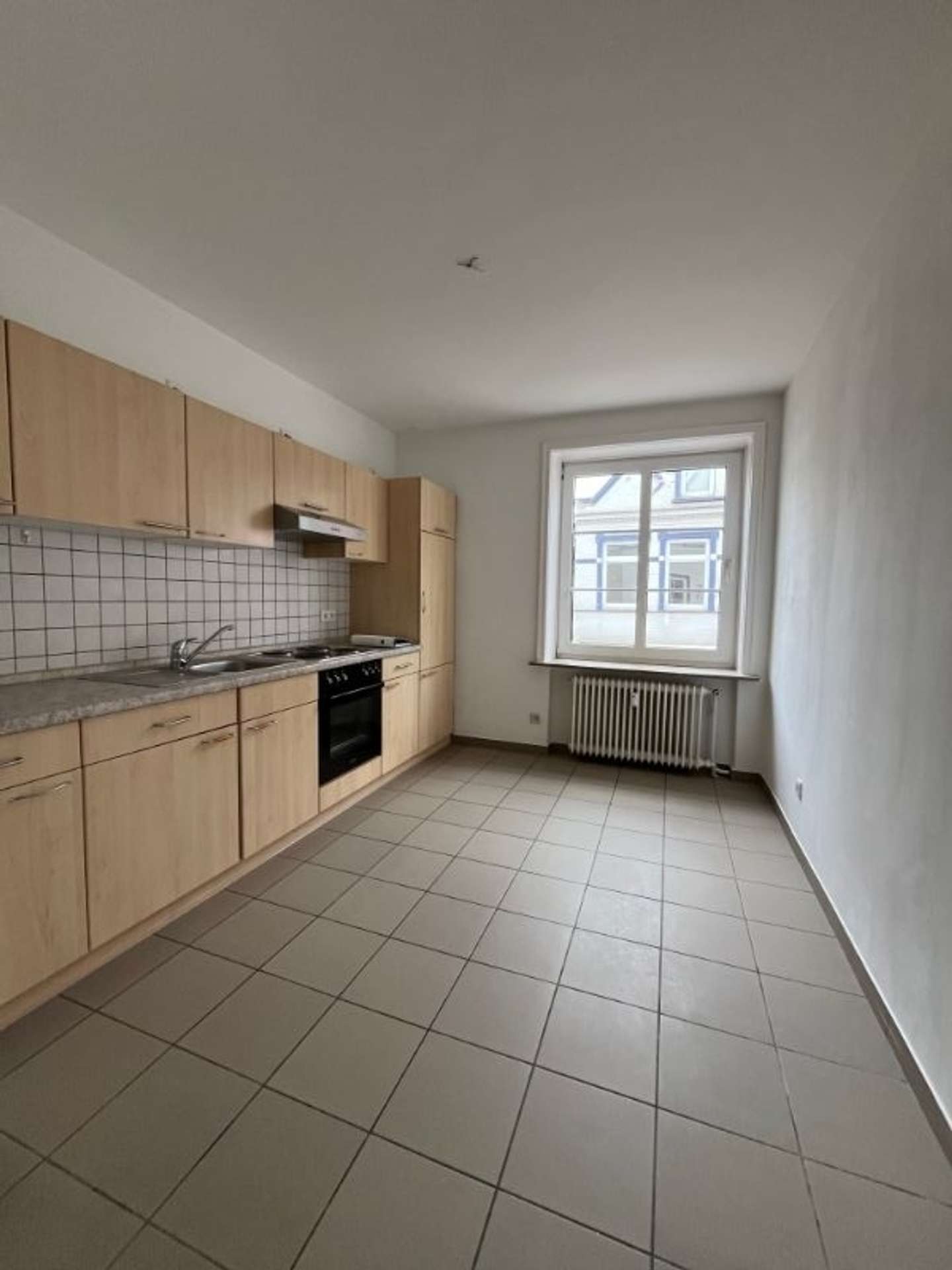 Wohnen in zentraler Lage! Großzügige 3-Zimmer-Wohnung mit Terrasse!, Friedrichstraße 32, 25746 Heide, Etagenwohnung