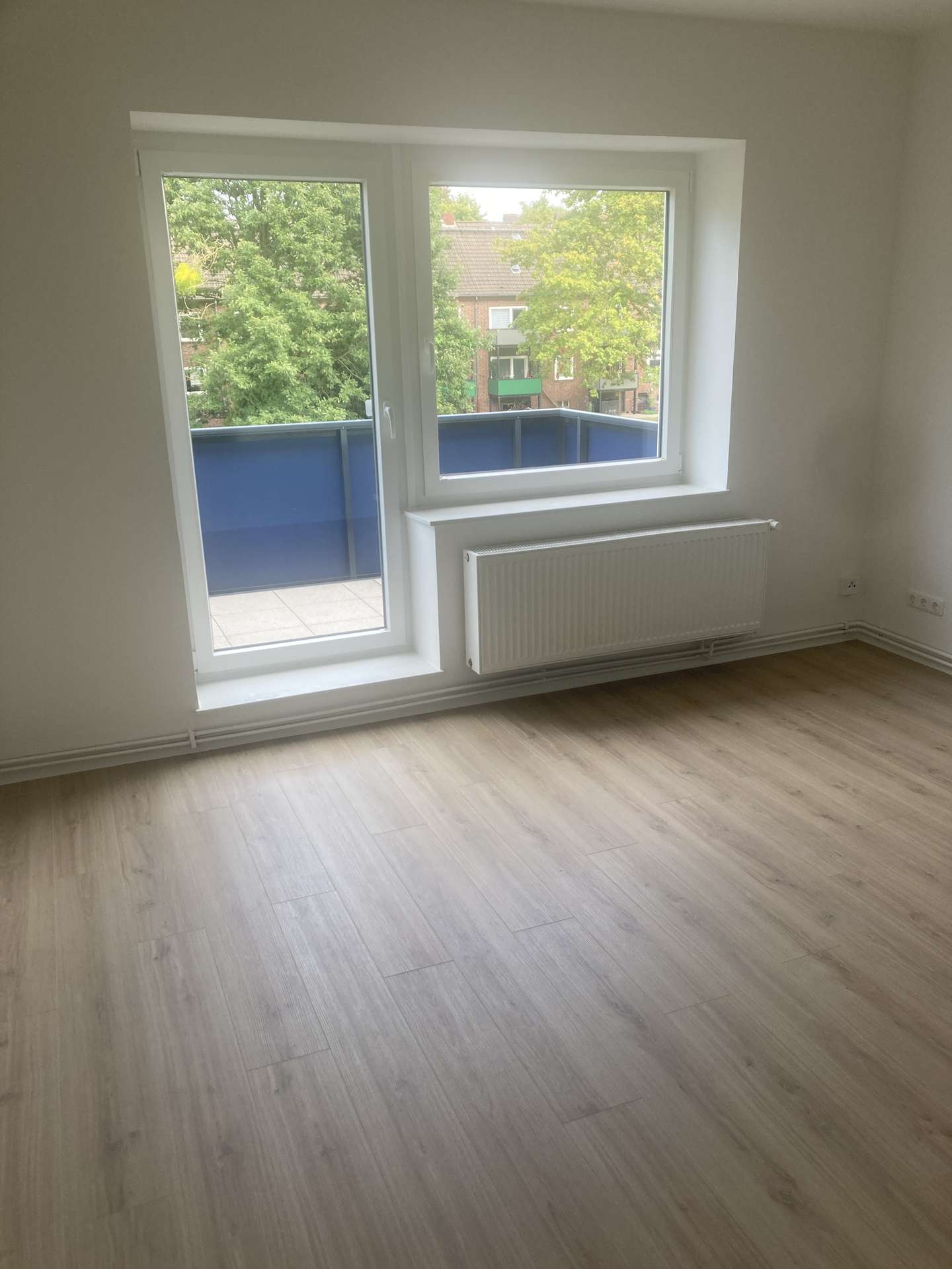 Wir sanieren für Sie eine 2-Zimmerwohnung mit Balkon!, Alekestr. 13, 26386 Wilhelmshaven, Etagenwohnung