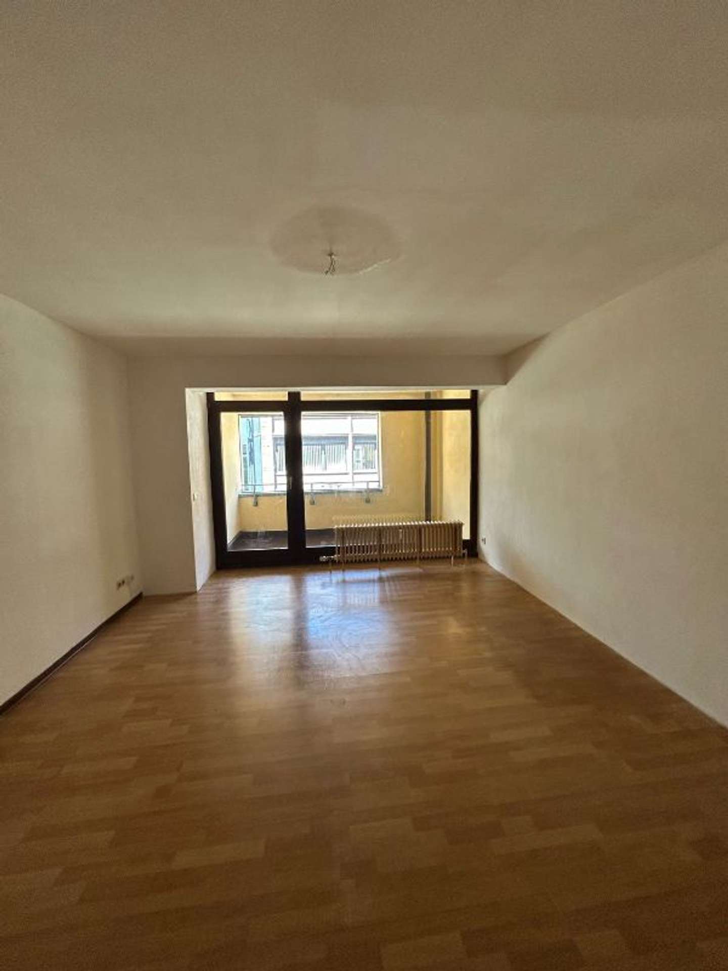 Großzügige 3- Zimmerwohnung Zentral in Wuppertal, Concordienstraße 1, 42275 Wuppertal, Etagenwohnung