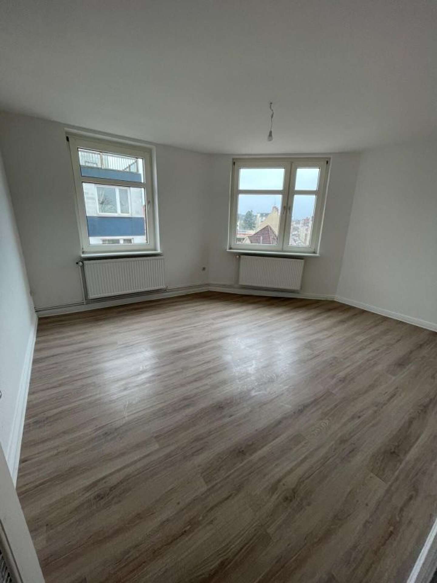 Helle 2-Zimmer-Wohnung! Erstbezug nach Sanierung – Bezugsfrei zum 15.06.2026!, Hansaring 34, 24534 Neumünster, Etagenwohnung