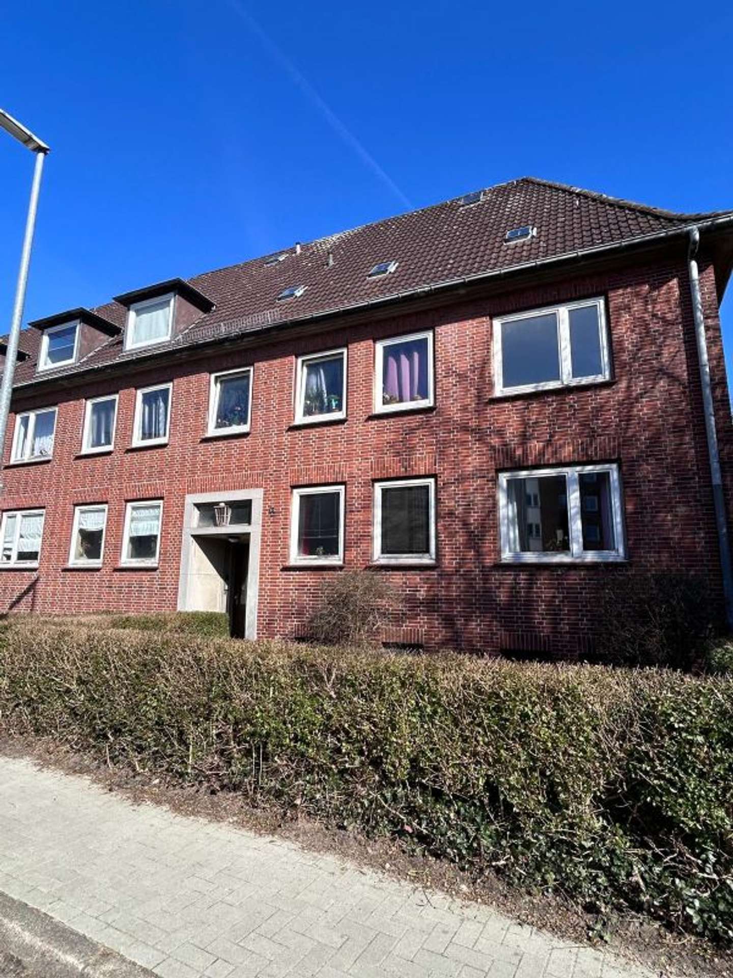 Teilsanierte 3 Zimmerwohnung zum 16.08.2026 mit 3 Kaltmieten Renovierungsbonus!, Backensmühle 1C, 24941 Flensburg, Etagenwohnung