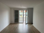 Wohnzimmer - Moderne 3-Zimmer-Wohnung im 4. OG mit Balkon