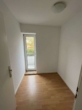 Hallbes Zimmer mit Zugang… - Gemütliche 2,5-Zimmer-Wohnung mit kleinem Balkon – bezugsfrei ab 01.12.2026