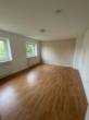 Wohnzimmer - Gemütliche 2,5-Zimmer-Wohnung mit kleinem Balkon – bezugsfrei ab 01.12.2026