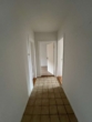 Flur - Renovierungsbonus für Selbstgestalter: 2,5‑Zimmer-Wohnung – sofort frei