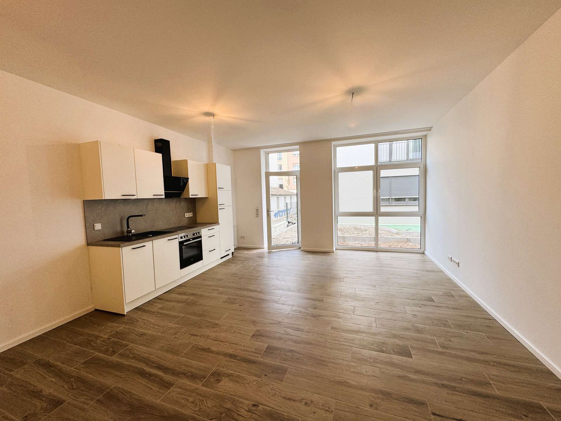 Erstbezug – Moderne, funktionale 1-Zi-LOFT-Wohnung im EG mit kleinem Gartenanteil, Adalbertstr. 61b, 60486 Frankfurt, Erdgeschosswohnung