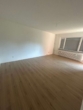 Wohnzimmer - Großzügige 4 Zimmerwohnung mit Balkon und Einbauküche – 2 Monate Grundmietfrei ab dem 15.08.2026