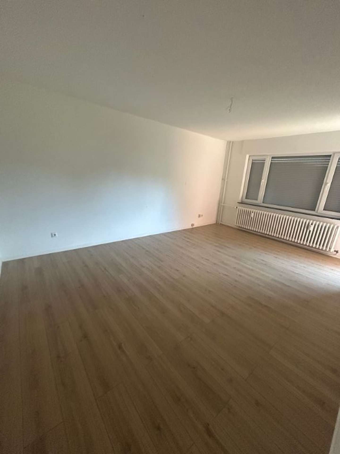 Großzügige 4 Zimmerwohnung mit Balkon und Einbauküche – 2 Monate Grundmietfrei ab dem 15.08.2026, Kiefernweg 38 a, 24944 Flensburg, Erdgeschosswohnung