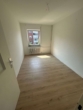 Zimmer - Großzügige 4 Zimmerwohnung mit Balkon und Einbauküche – 2 Monate Grundmietfrei ab dem 15.08.2026
