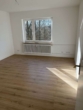 Wohnzimmer - Helle, moderne 3‑Zimmer‑Erdgeschosswohnung in zentrumsnaher Lage – Nachmieter/in gesucht ab 16.06.
