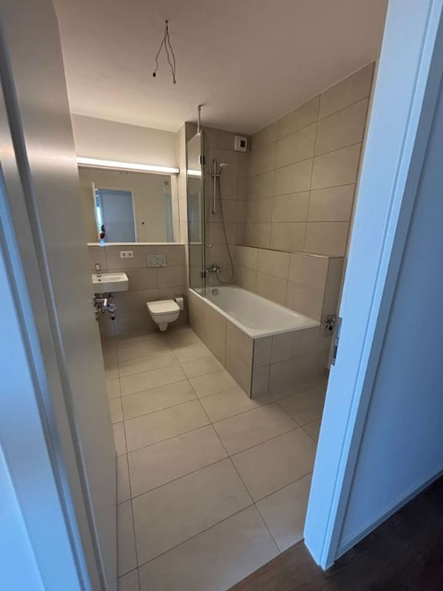 lichtdurchflutete 3 Zimmer Dachgeschoßwohnung mit Terrasse, Rathausgasse 2, 12529 Schönefeld, Dachgeschosswohnung