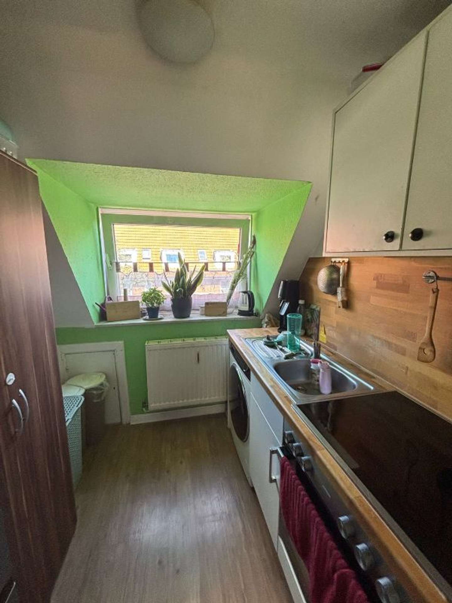 Erstbezug nach Komplettsanierung, Elchstraße 1, 24782 Büdelsdorf, Dachgeschosswohnung