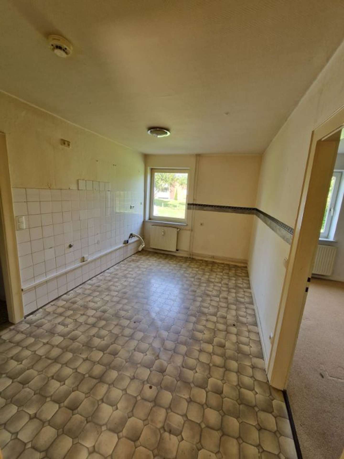 *3 Monate mietfrei!“ – Renovierungsbedürftige 2-Zimmer Wohnung, Goethestraße 8, 29525 Uelzen, Erdgeschosswohnung