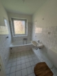 Badezimmer - Stadtnahe 3‑Zimmer‑Erdgeschosswohnung mit Balkon und Gestaltungsspielraum zum 01.05.2026