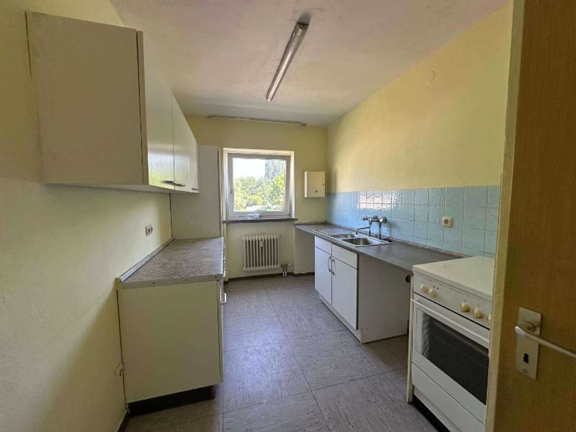 Renovierungsbedürftige 4-Zimmer Wohnung, Himmelsberg 47, 29229 Celle, Etagenwohnung