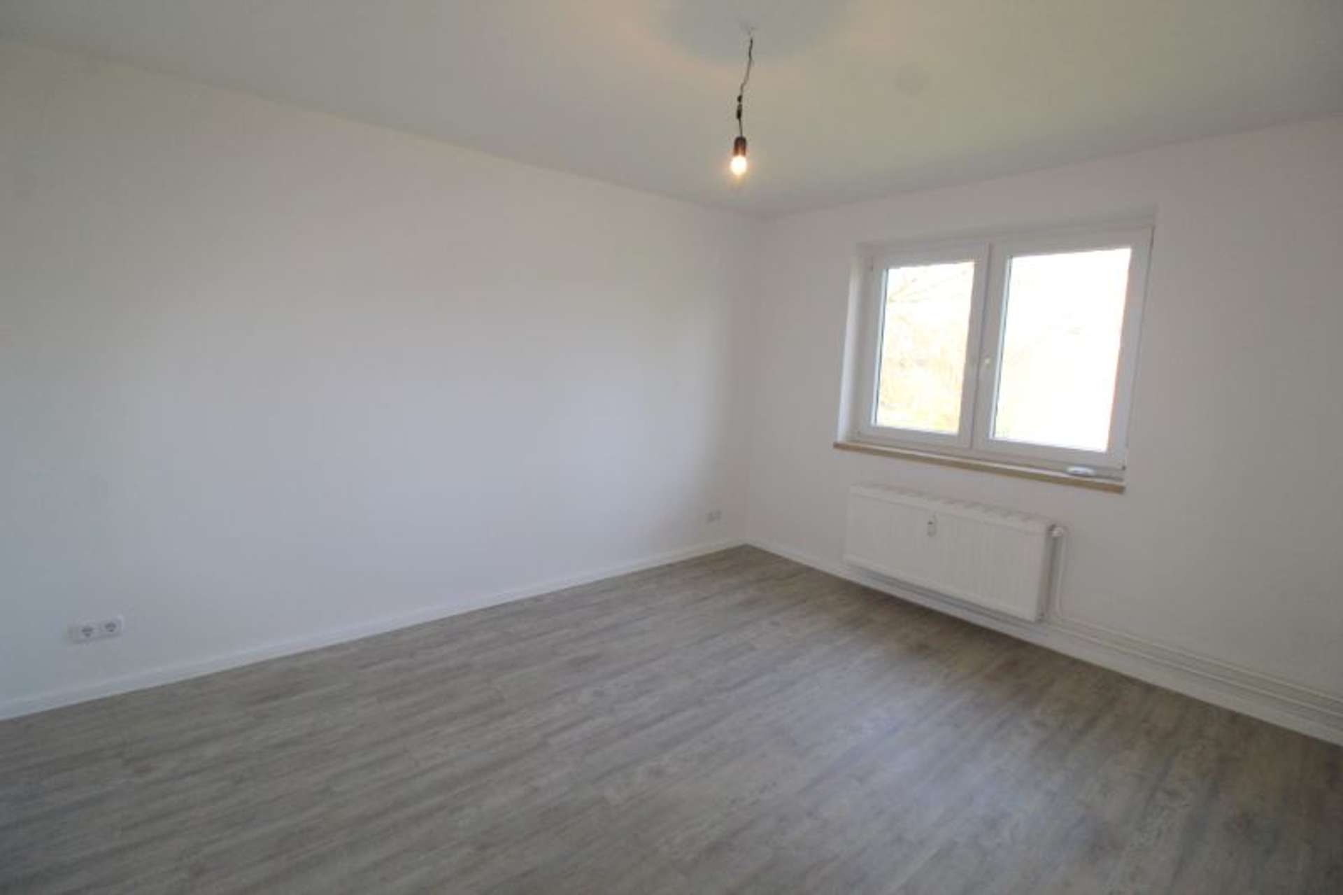 Nachmieter zum 01.06 gesucht: Moderne 2,5‑Zimmer‑Wohnung im MFH, Elchstraße 8, 24782 Büdelsdorf, Etagenwohnung