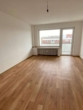 Wohnzimmer - Familienfreundliche 3-ZW mit Loggia – Mündelheimer Höhe!
