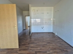 Foto - 3-Kaltmieten frei! Renovierungsbedürftige Wohnung ab sofort frei