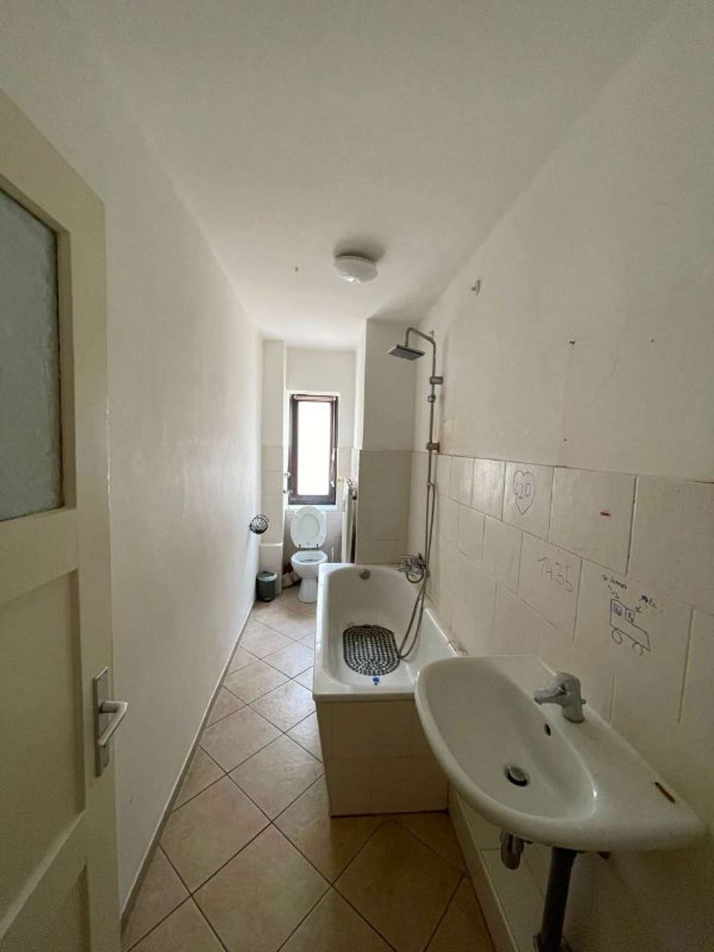Gepflegte 3-Zimmer-Wohnung in zentraler Wohnlage – 2 Monate Kaltmieterlass!, Kieler Straße 19, 24534 Neumünster, Etagenwohnung