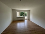 Wohnzimmer - Moderne, helle 3-Zimmer-Wohnung mit Balkon in Engelsby – stilvoll ausgestattet & ab 01.06.2026