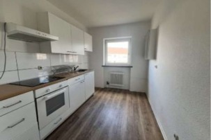 Attraktive 4-Zimmer Wohnung mit Balkon, Talweg 19, 29229 Celle, Etagenwohnung