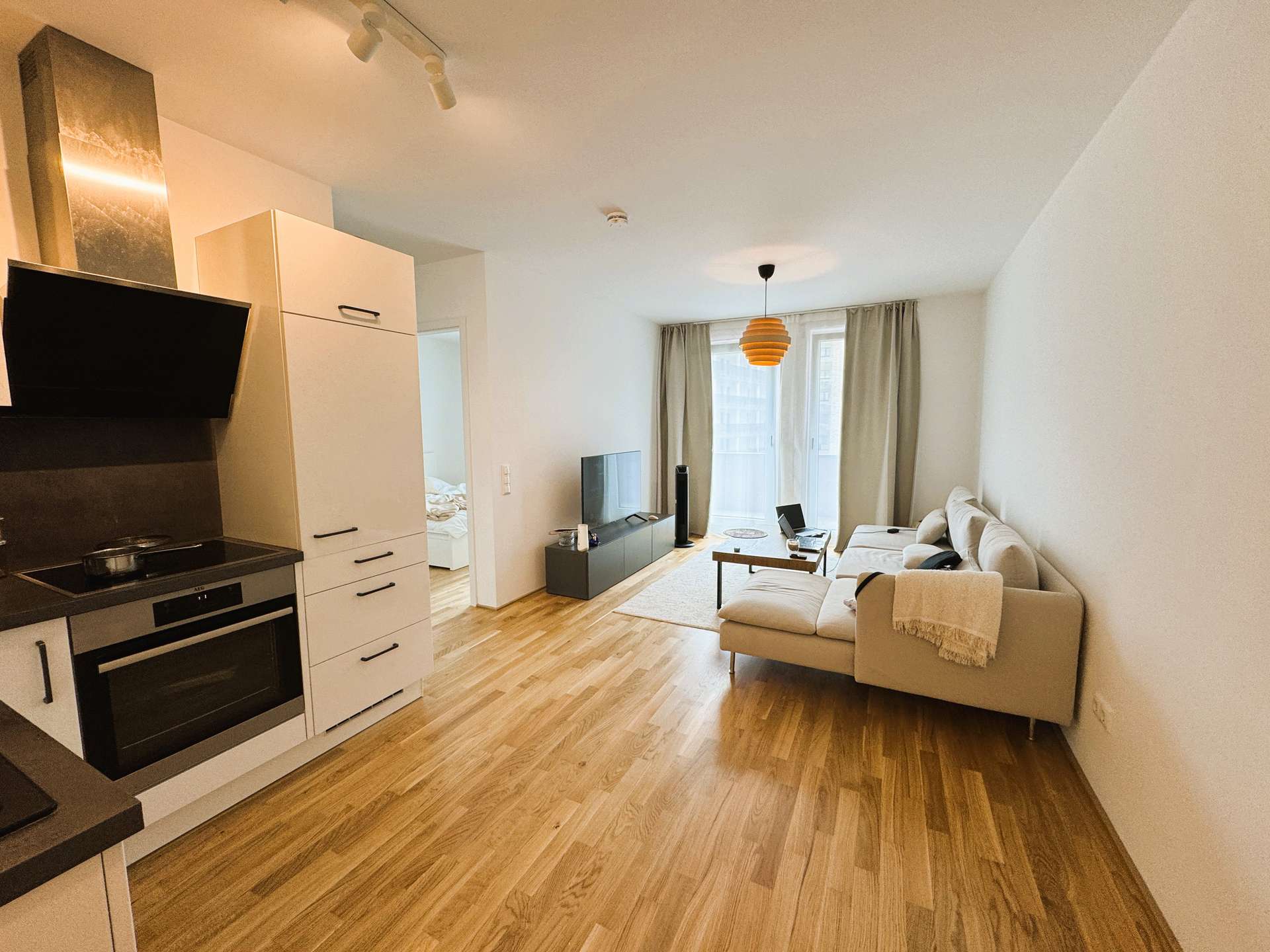 !!! Mainz Zollhafen – Leben direkt am Wasser – helle 2-ZW mit Balkon !!!, Fischerhof 1, 55120 Mainz, Etagenwohnung